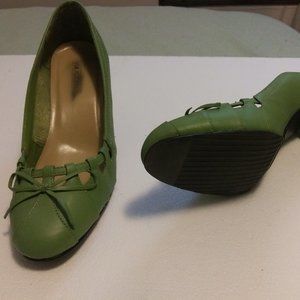 Green High Heel Pumps with Cut outs and Bos